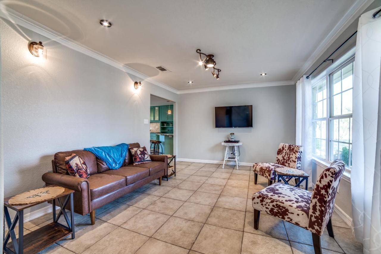 5 Bdrm Home On 2 Acres Mins To Wineries Private Heated Pool And Hot Tub 约翰逊城 外观 照片